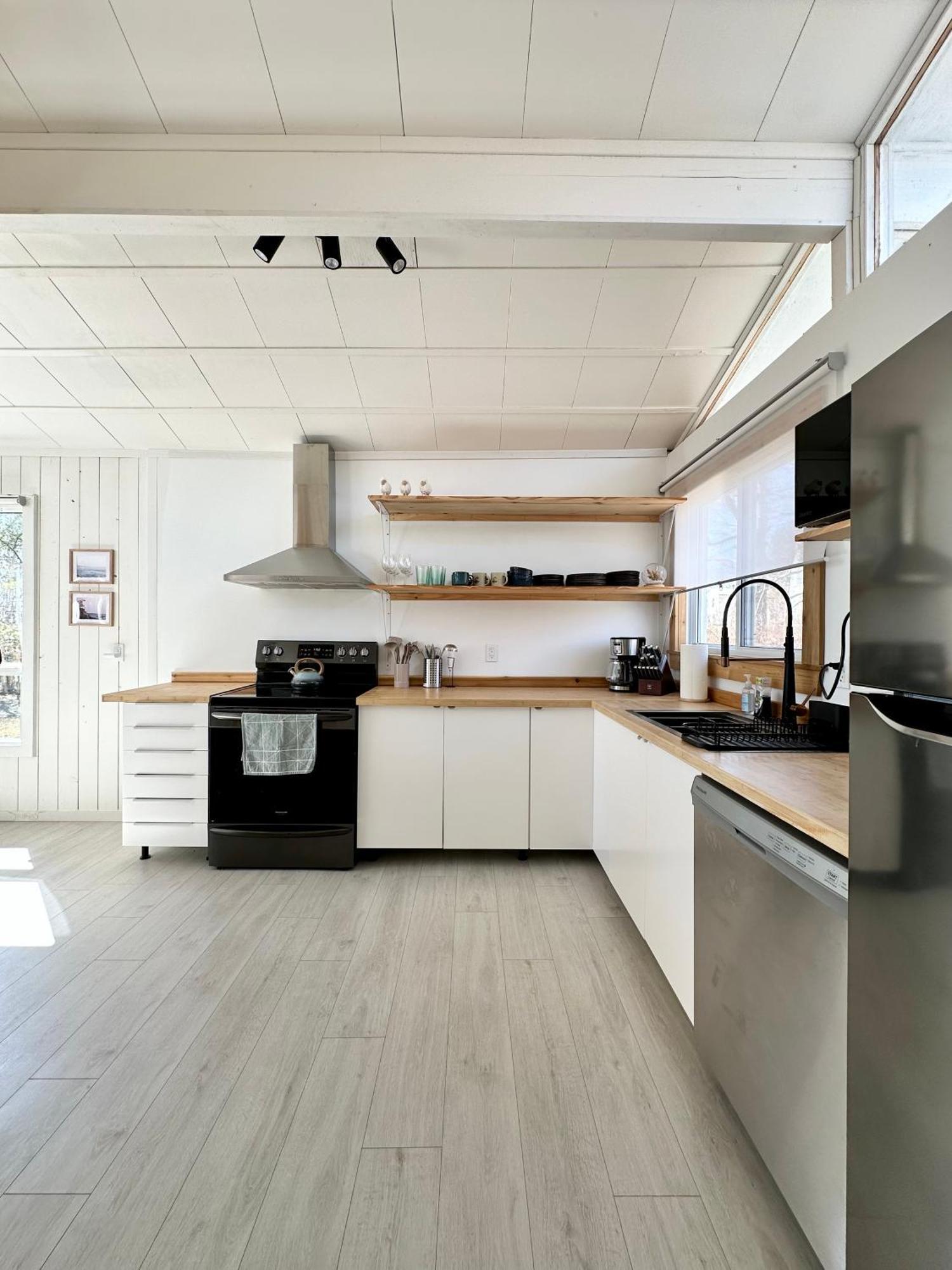 Blissful Oceanfront Cottage In Port Mouton Extérieur photo