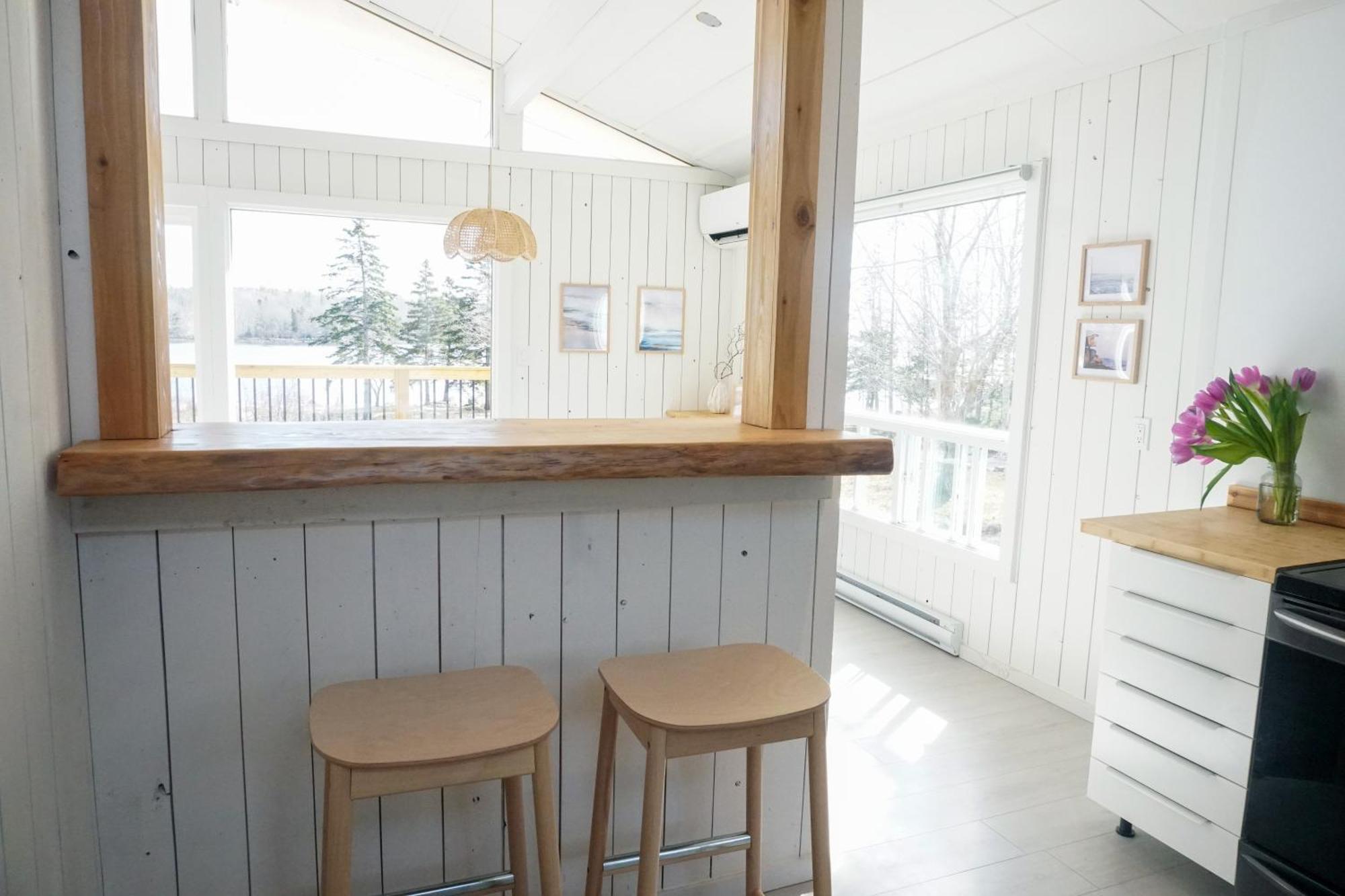 Blissful Oceanfront Cottage In Port Mouton Extérieur photo