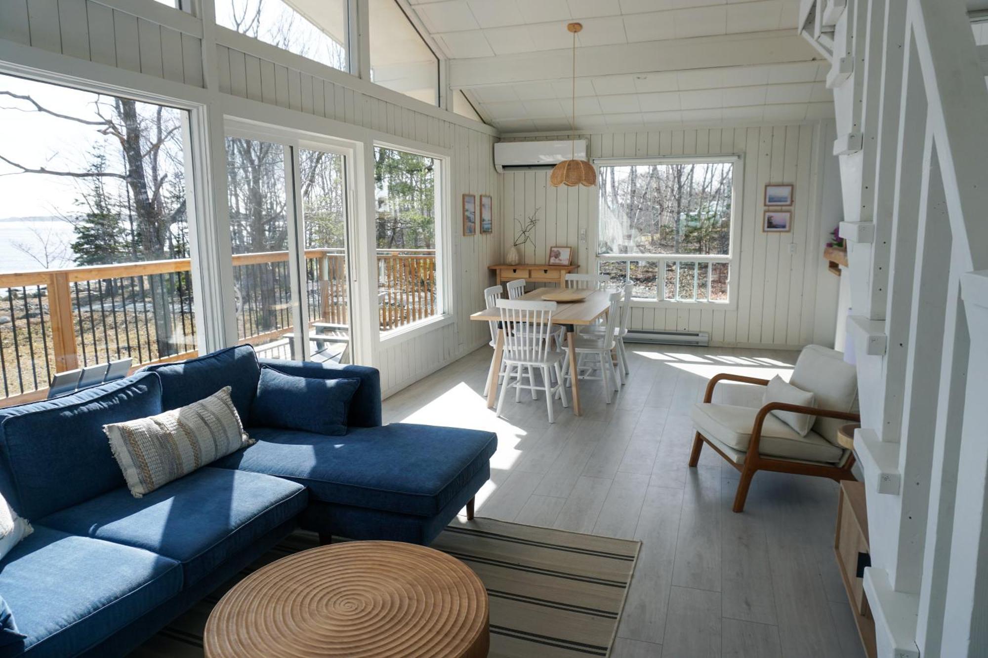 Blissful Oceanfront Cottage In Port Mouton Extérieur photo